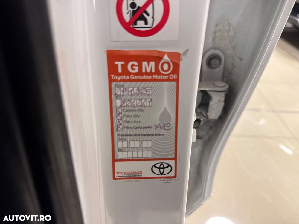 Toyota Yaris 1.5 VVT-i HSD Luna - 16