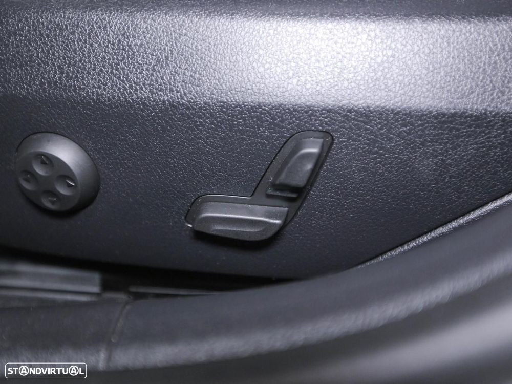 Mercedes-Benz C 300 e Avantgarde - 24