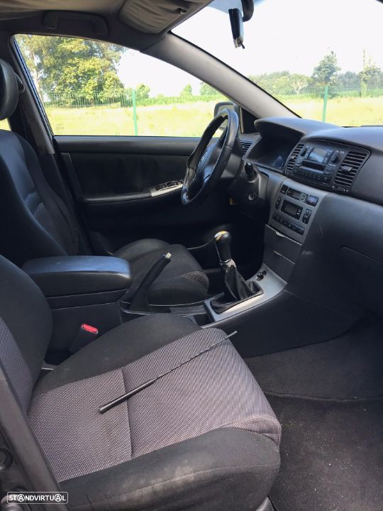 Toyota Corolla E12 2.0 D-4D 5P 2006 - Para Peças - 9