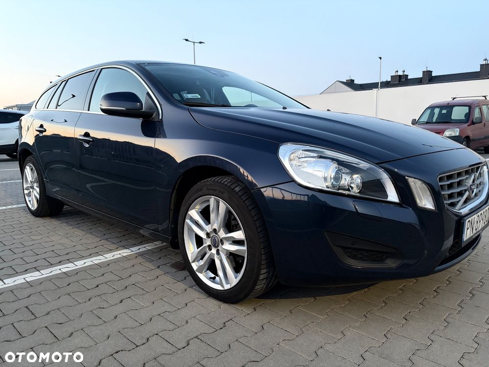 Volvo V60 D4 Geartronic Momentum - 4