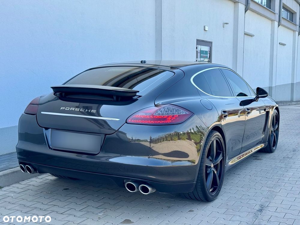 Porsche Panamera 4S PDK - 3