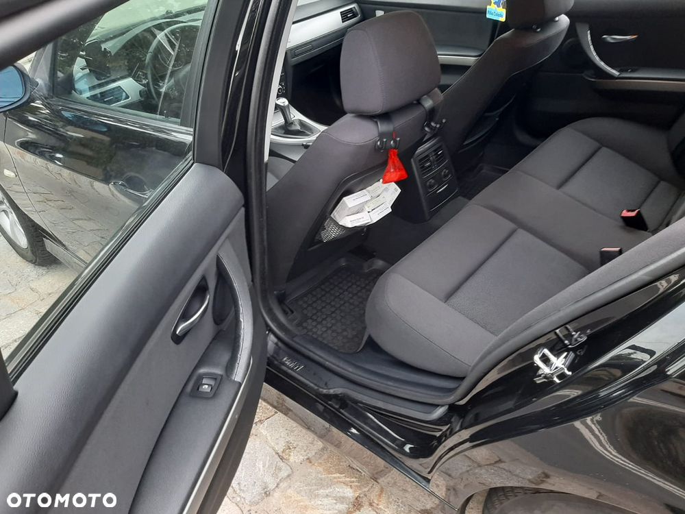 BMW Seria 3 318d - 8
