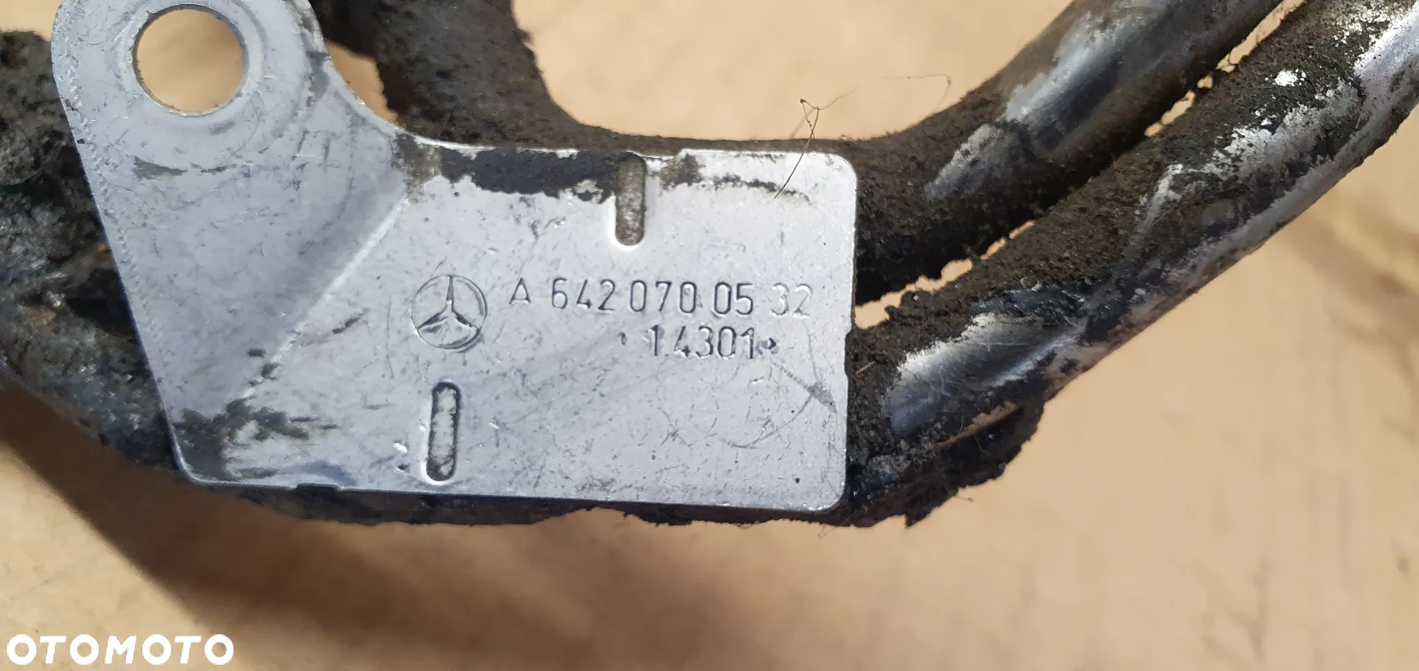 Przewód paliwa rurka wąż Mercedes R-Klasa W251 3.0 CDI A6420700532 - 9