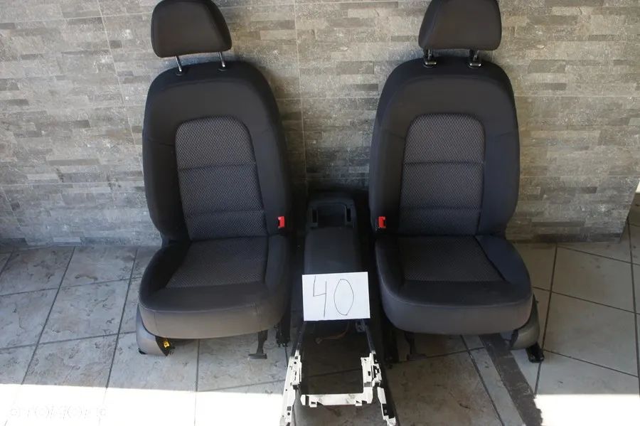 NR 40 Fotele przód + tył, podgrzewanie, tunel, napinacze Audi Q5 lift - 1