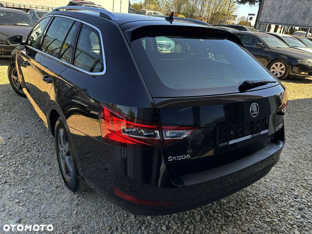 Skoda Superb 2.0 TDI Sportline DSG - 5