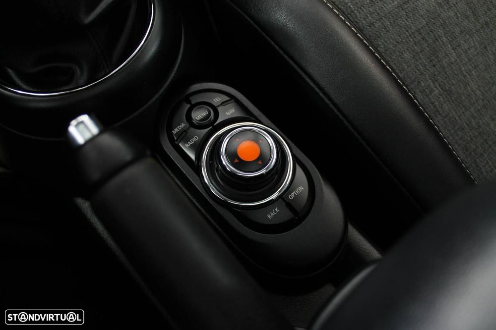 MINI 3 Portas Cooper D - 18