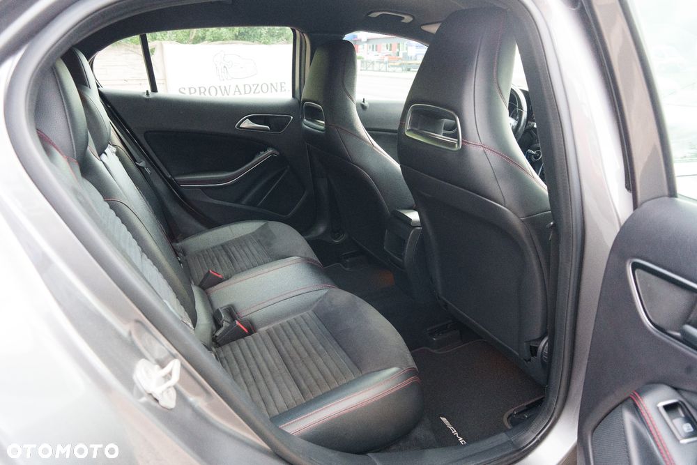 Mercedes-Benz GLA 180 7G-DCT AMG Line - 24