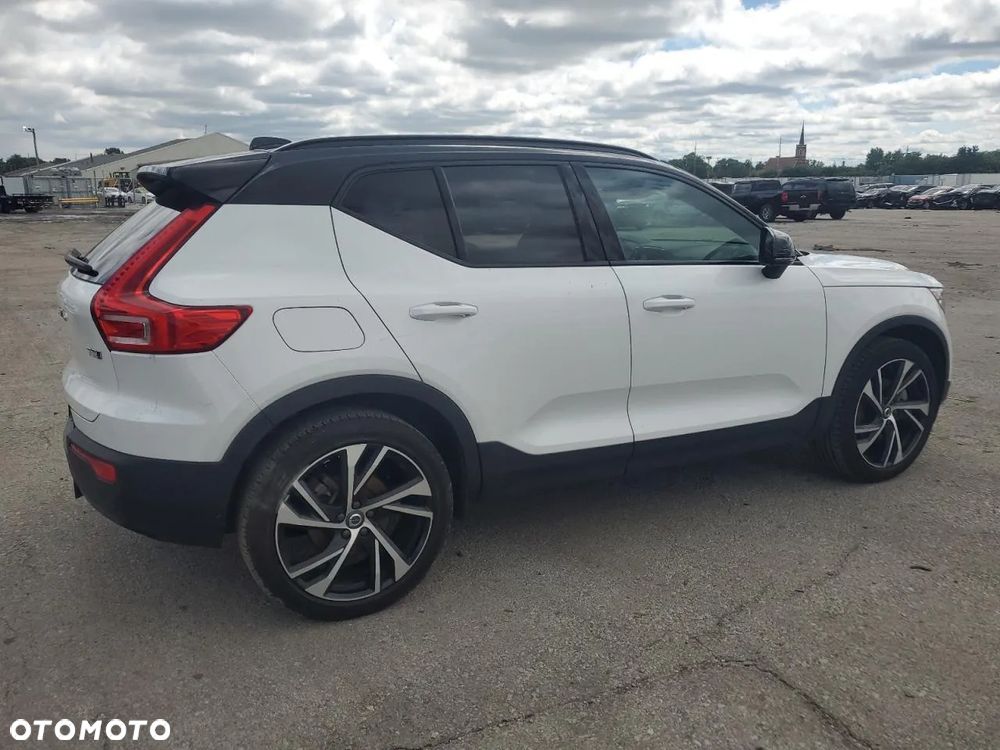 Volvo XC 40 T5 AWD R-Design - 6