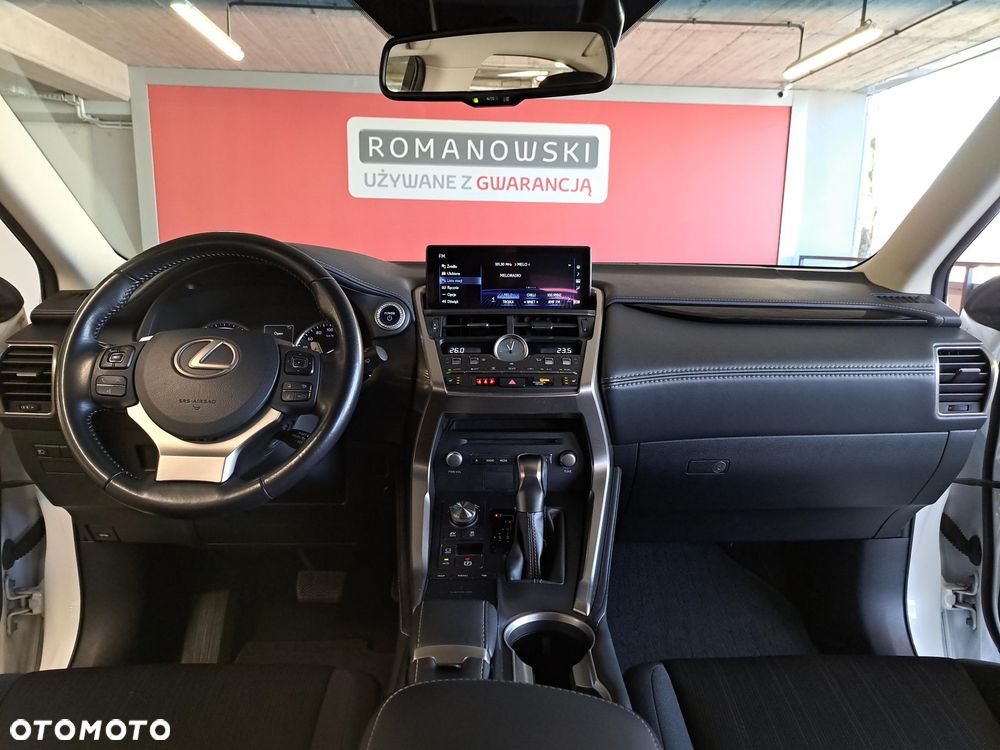 Lexus NX 300h Elegance AWD - 18