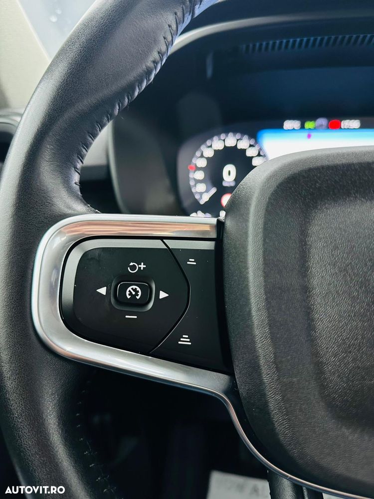 Volvo XC 40 T2 Momentum Core - 30