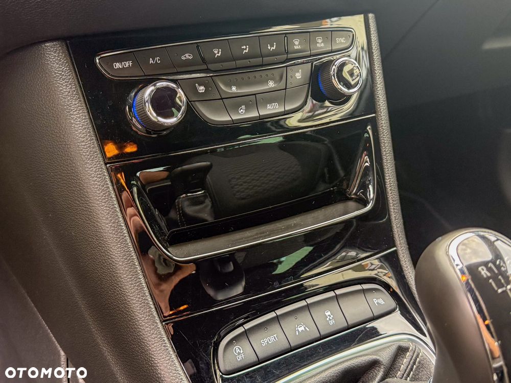 Opel Astra ver-1-4-turbo-dynamic - 10