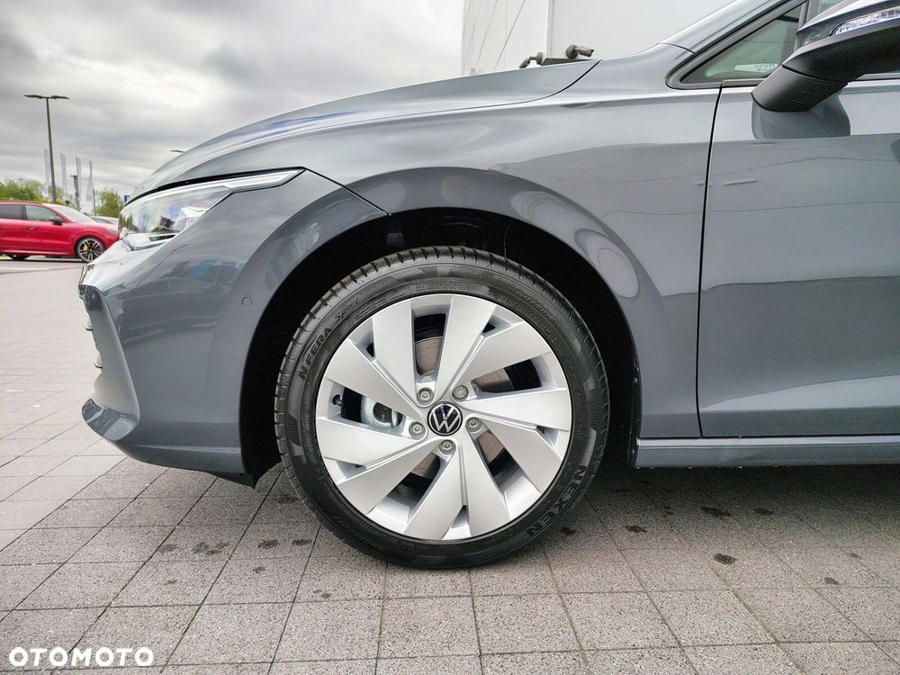 Volkswagen Golf - 8