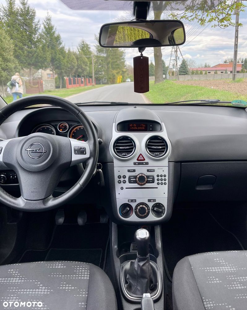 Opel Corsa 1.2 16V Cosmo - 15