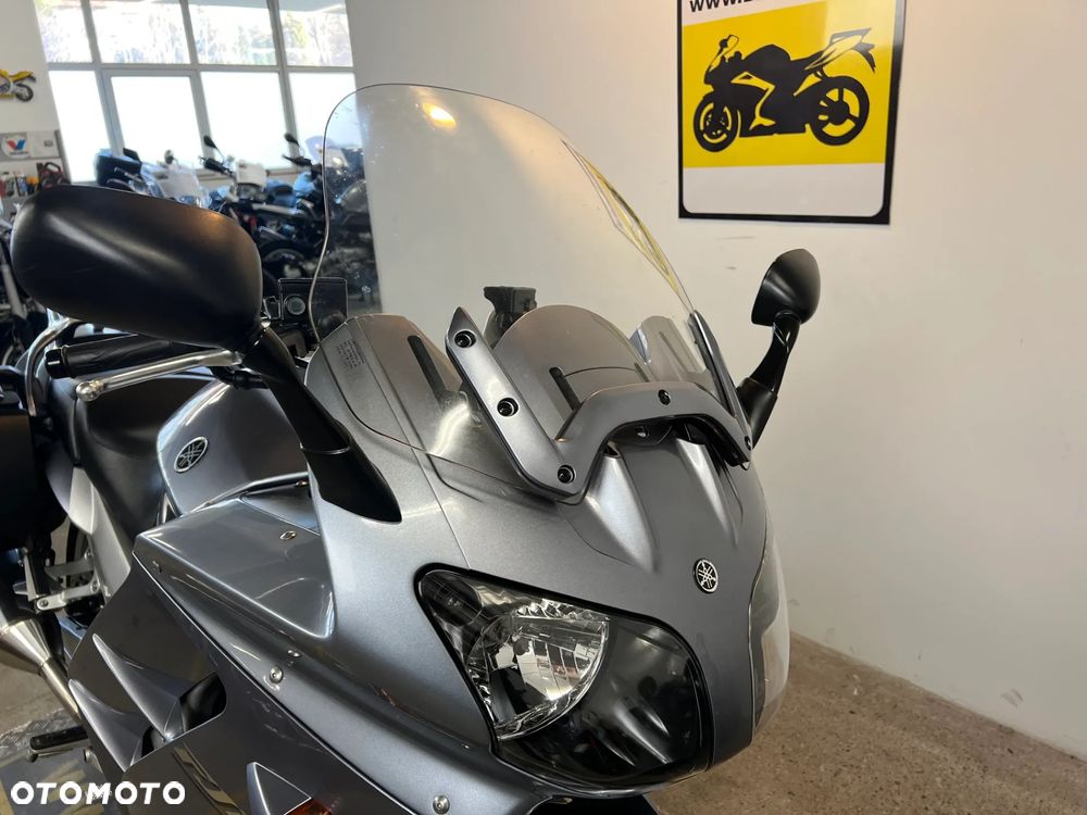 Yamaha FJR - 8