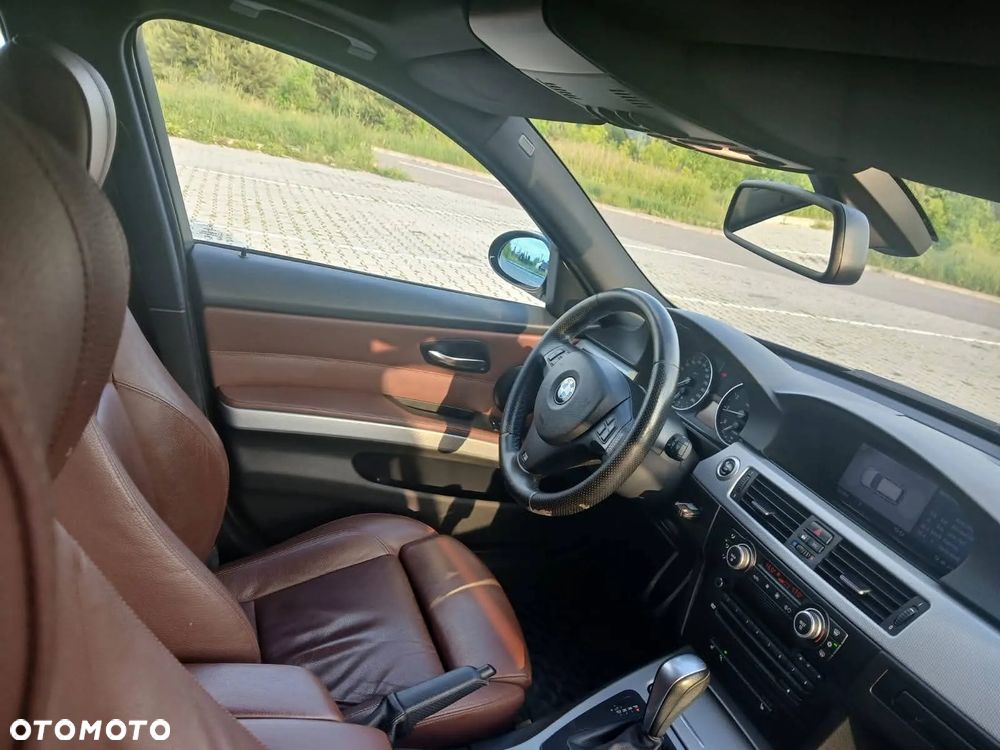 BMW Seria 3 320i Touring Edition Sport - 17