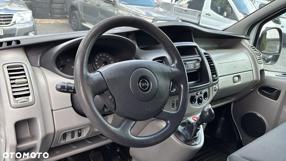 Opel Vivaro - 12