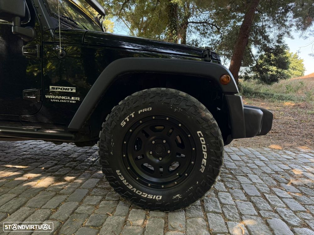 Jeep Wrangler - 8