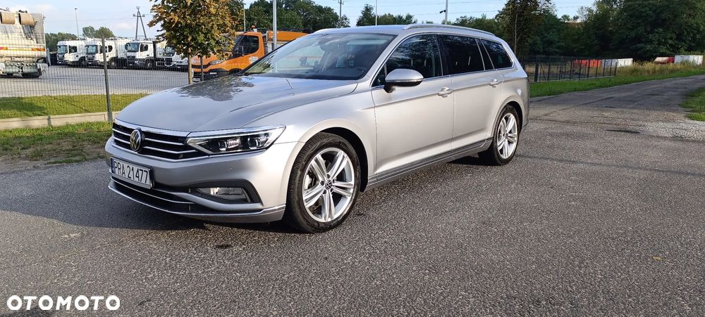 Volkswagen Passat Variant 2.0 TDI SCR DSG Elegance - 10