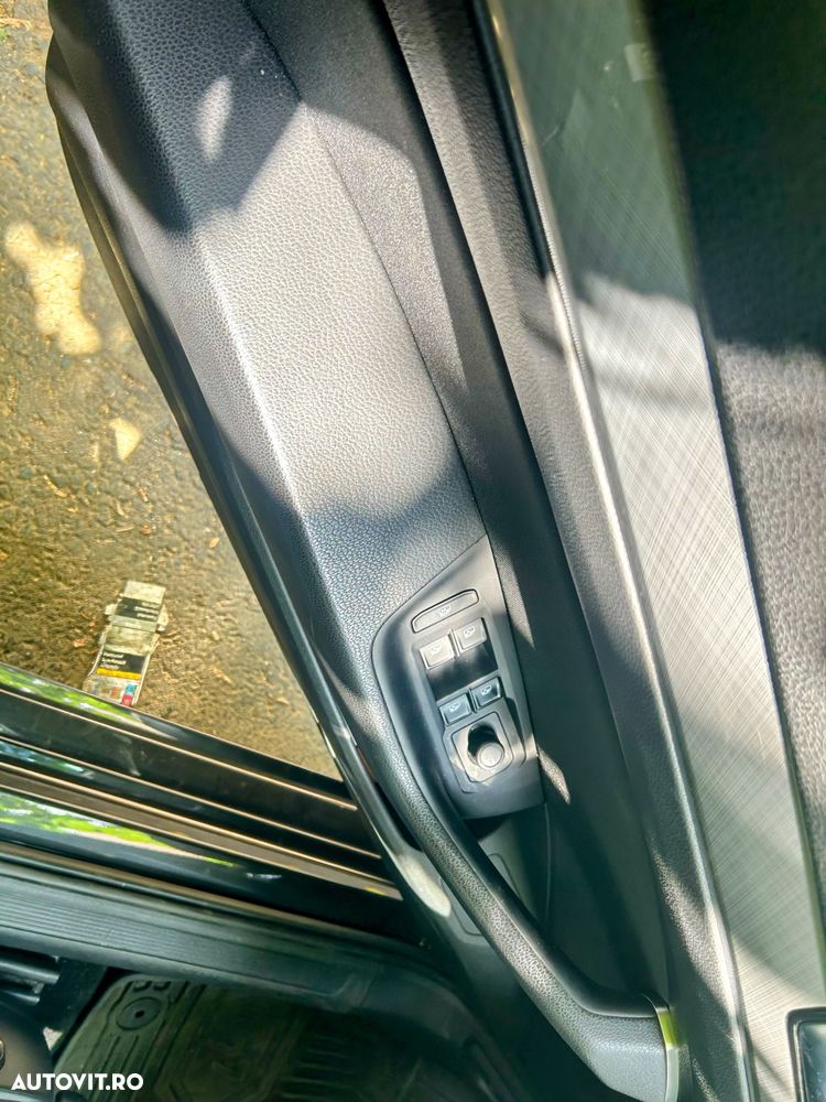 Volkswagen Passat 2.0 TDI SCR DSG Conceptline - 15