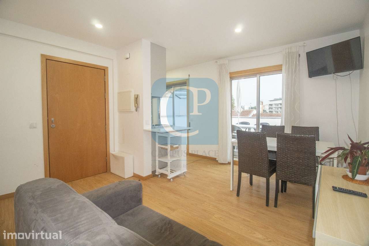 Apartamento T3 renovado com terraço, ao ISCAP e 900mts H.S.João - Grande imagem: 4/32