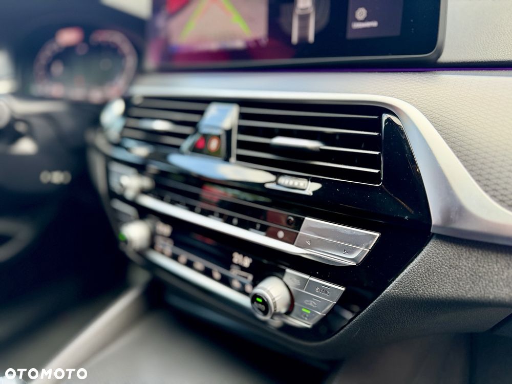 BMW Seria 5 520d xDrive M Sport Edition - 27