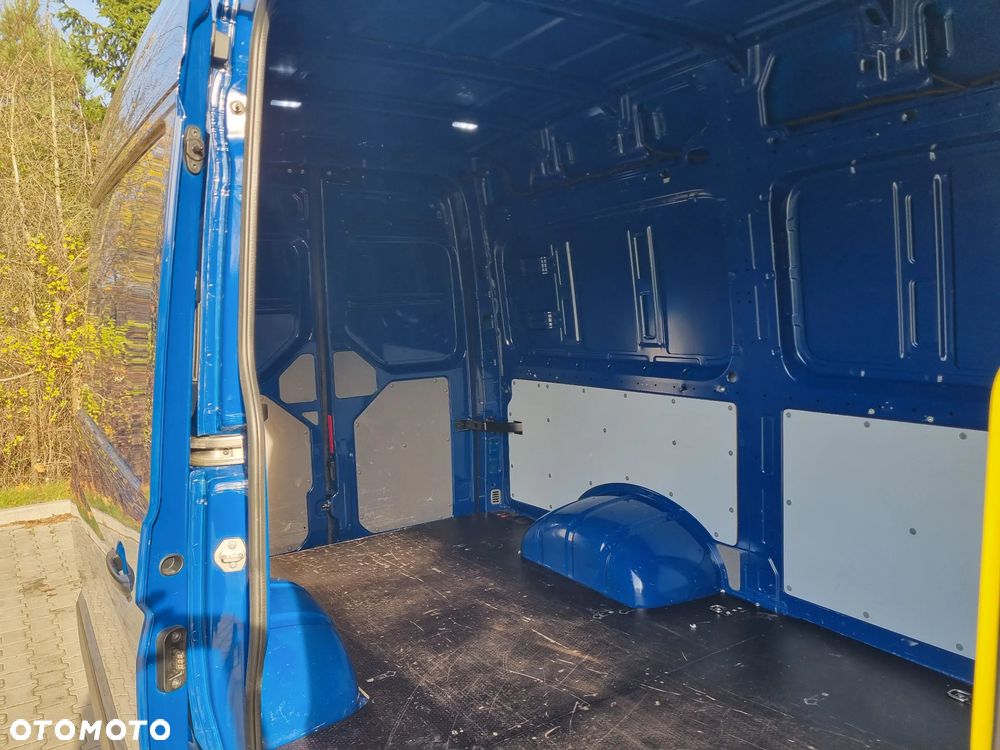 Volkswagen Crafter - 17