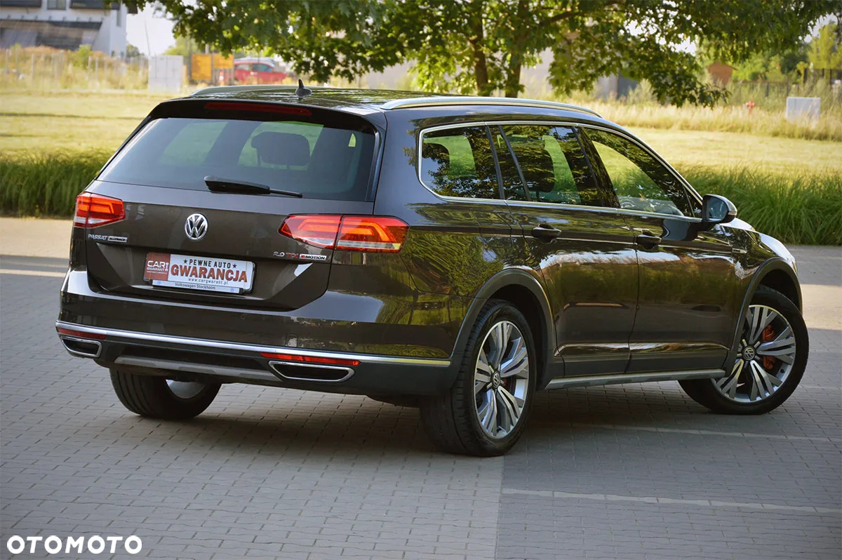 Volkswagen Passat Variant 2.0 TDI SCR 4Motion DSG Alltrack - 29