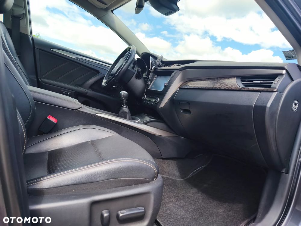 Toyota Avensis Touring Sports 2.0 D-4D Executive - 26