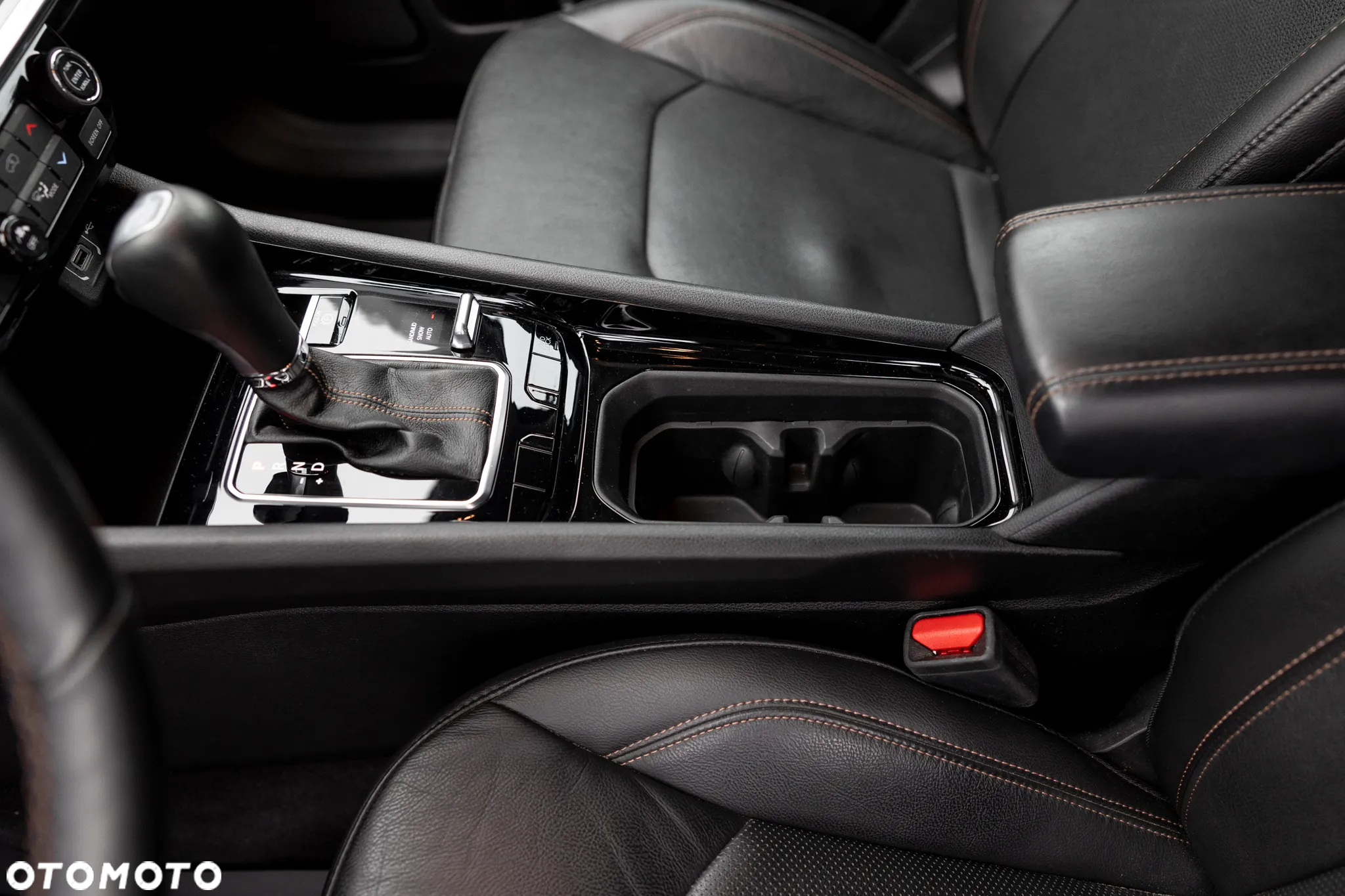Jeep Compass - 32