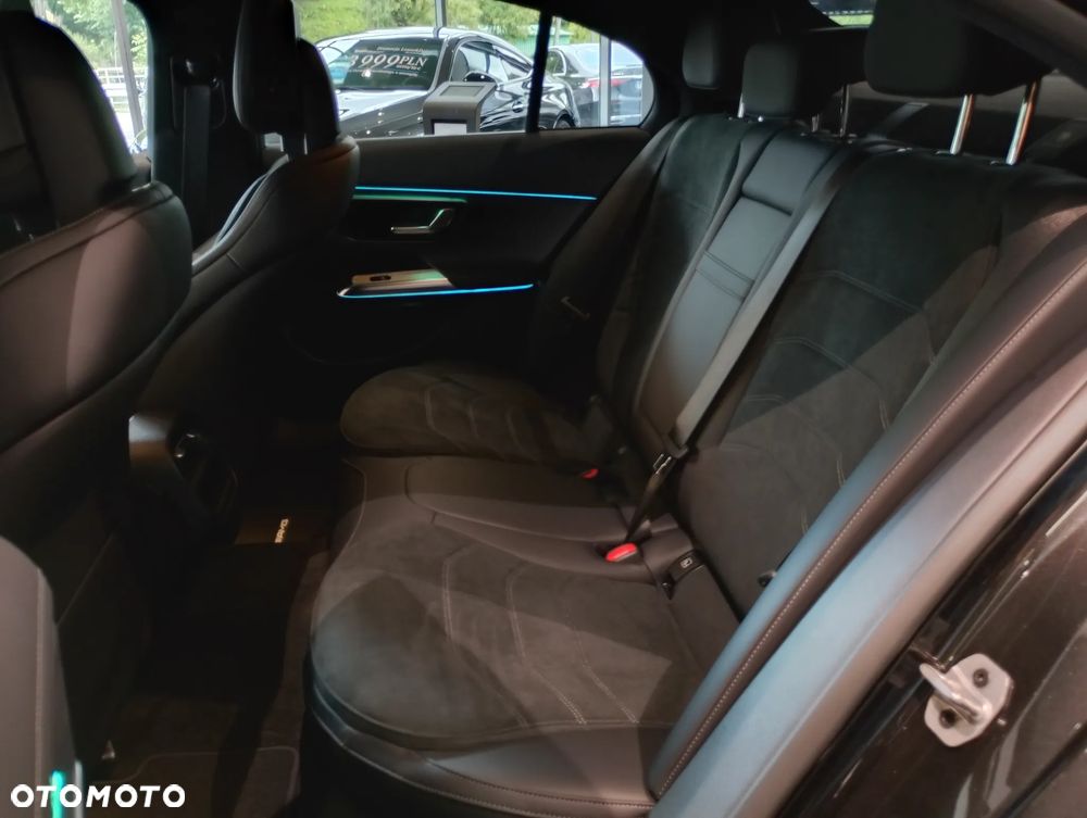 Mercedes-Benz Klasa E 200 4-Matic AMG - 6