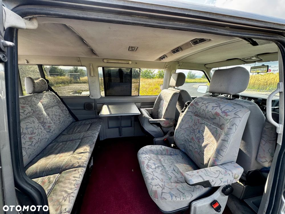Volkswagen Multivan - 14