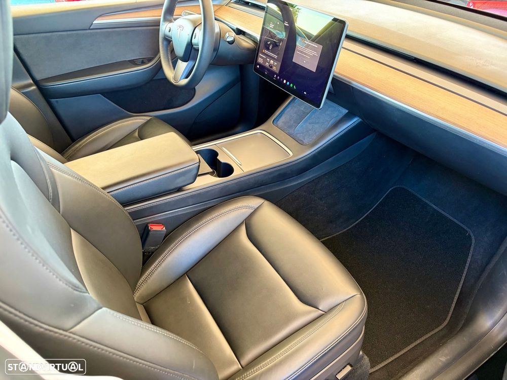 Tesla Model Y Long Range Dual Motor AWD - 17