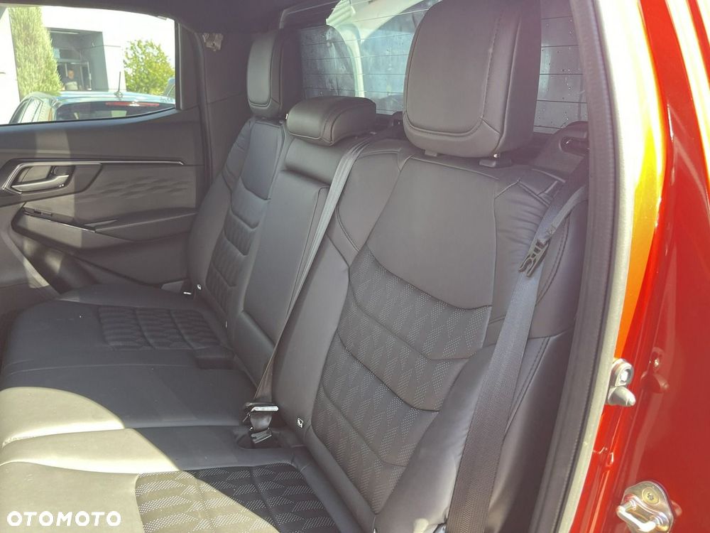 Isuzu D-Max Double Cab 4WD Autm V-Cross - 10