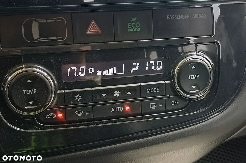 Mitsubishi Outlander 2.2 DID Instyle Navi - 13