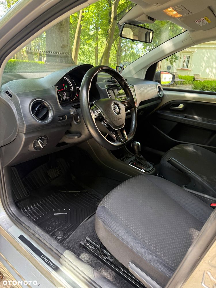 Volkswagen up! e-up United - 10