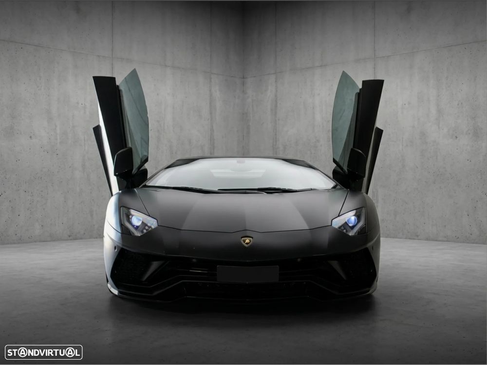 Lamborghini Aventador S - 4