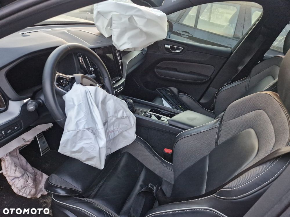 Volvo XC 60 T6 AWD Recharge Geartronic RDesign - 7