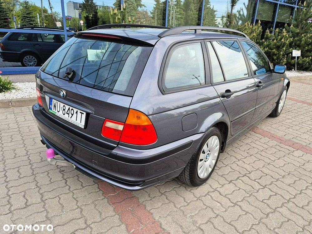 BMW Seria 3 318i - 16