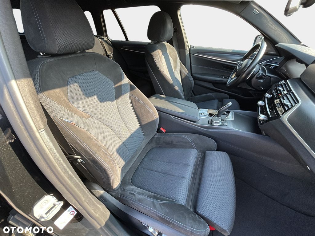 BMW Seria 5 520d xDrive M Sport sport - 9