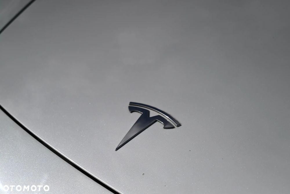 Tesla Model 3 - 7