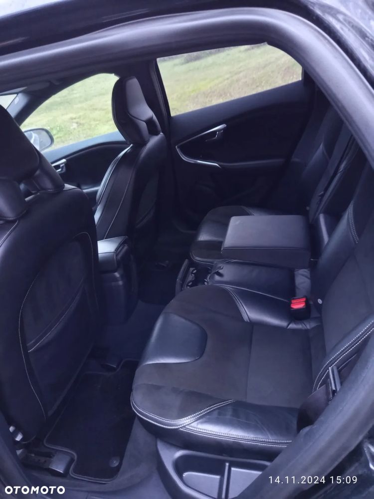 Volvo V40 D3 R Design - 5