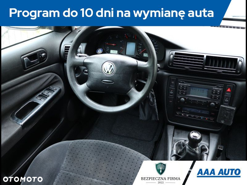 Volkswagen Passat - 8