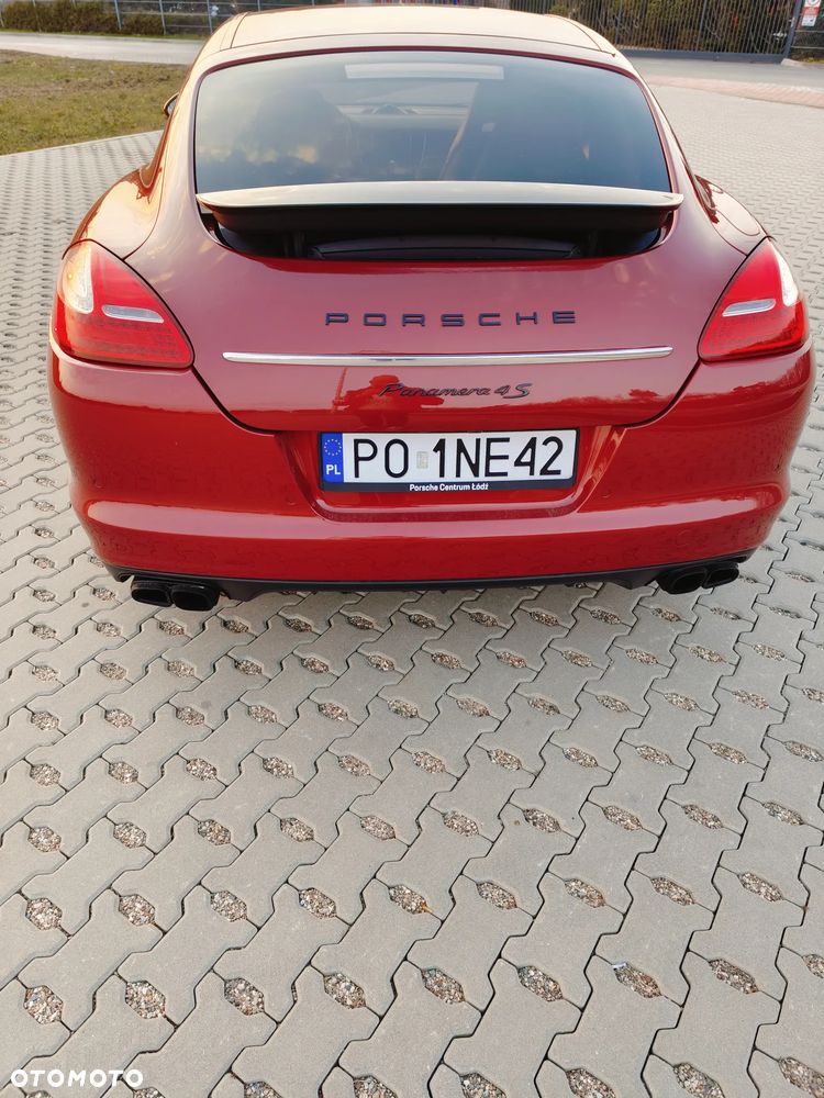 Porsche Panamera 4S - 25