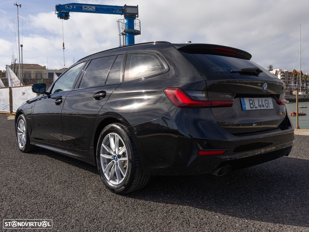 BMW 320 e Touring Aut. Advantage - 2