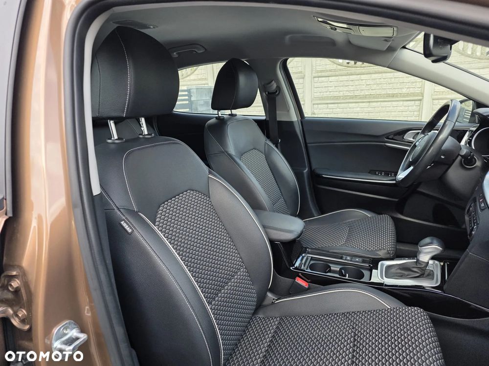 Kia XCeed 1.6 GDI PHEV L Business Line DCT - 13