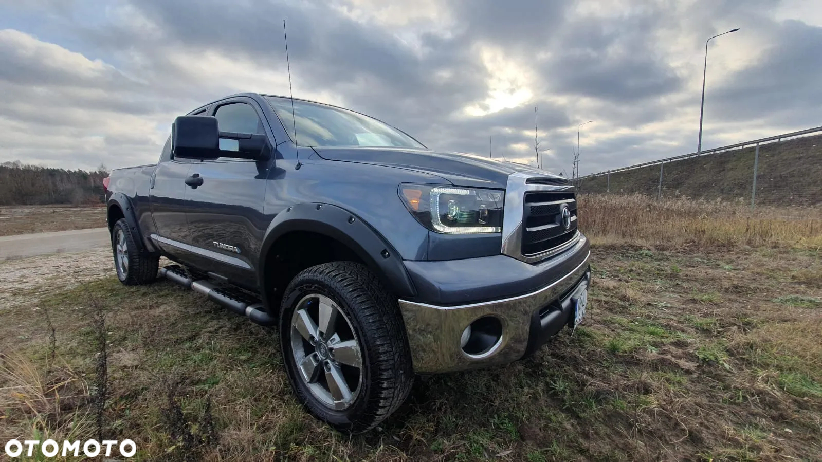 Toyota Tundra 5.7 4x4 Double Cab SR5 - 2