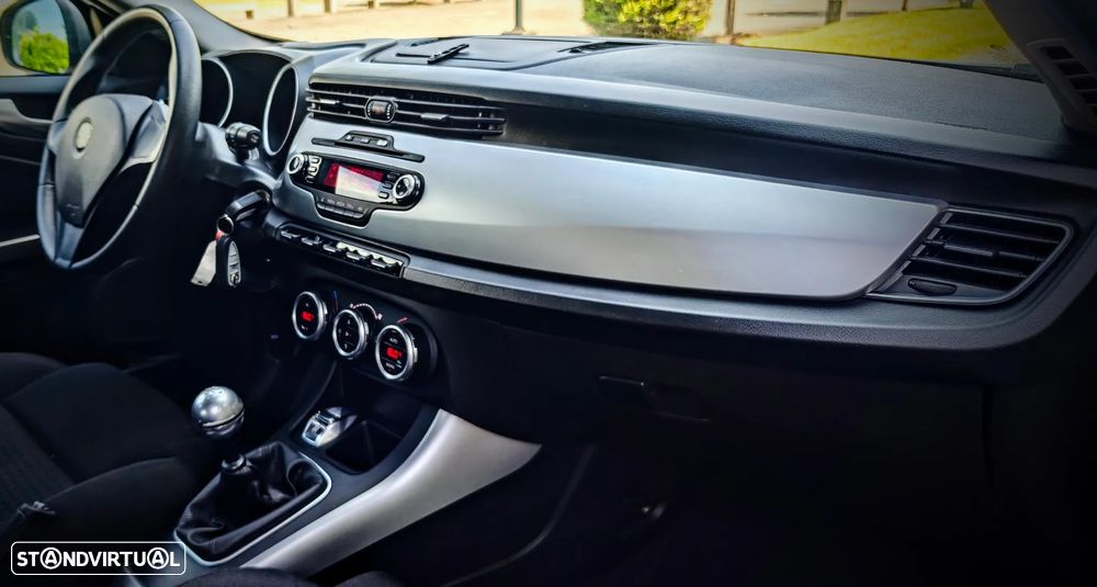 Alfa Romeo Giulietta 1.6 JTDM 16V Sport - 11