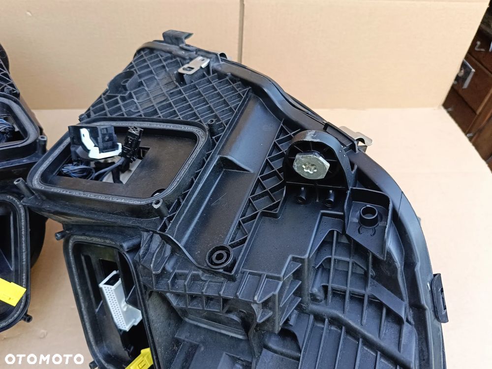 Full Led prawy lewy Multibeam Mercedes C klasa W205 lampa prawa lewa A205 - 7