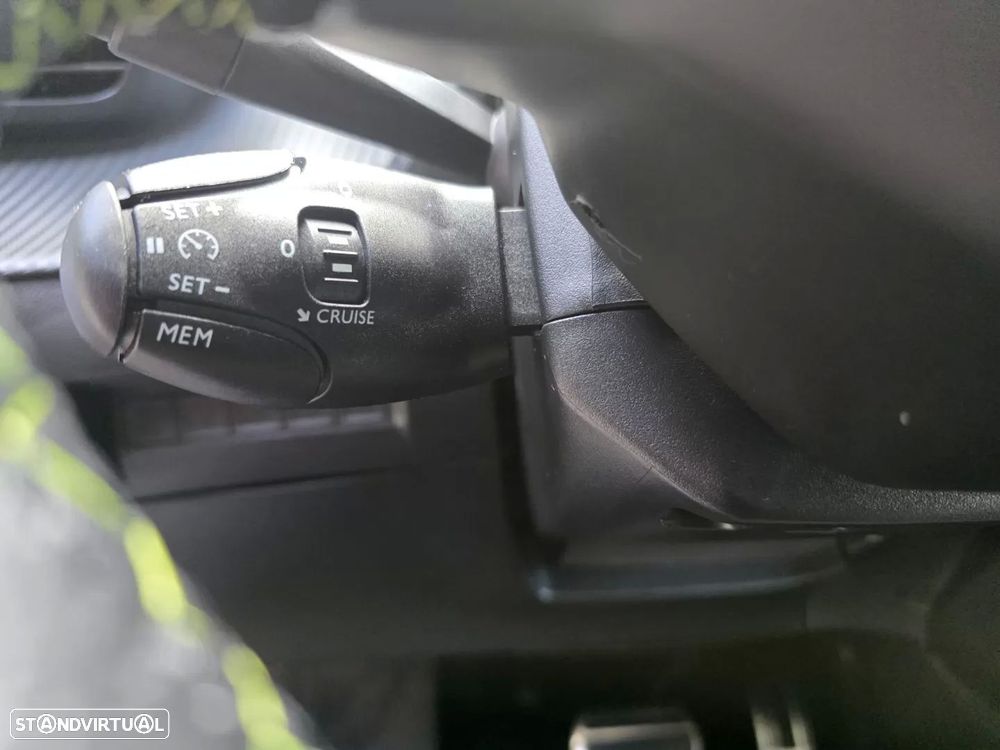 Peugeot e-2008 - 32