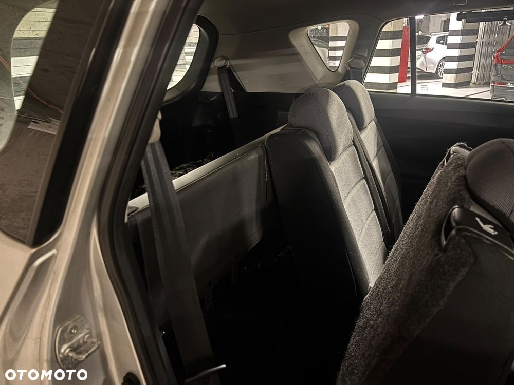 Toyota Corolla Verso 2.2 D-4D Premium 7os - 13